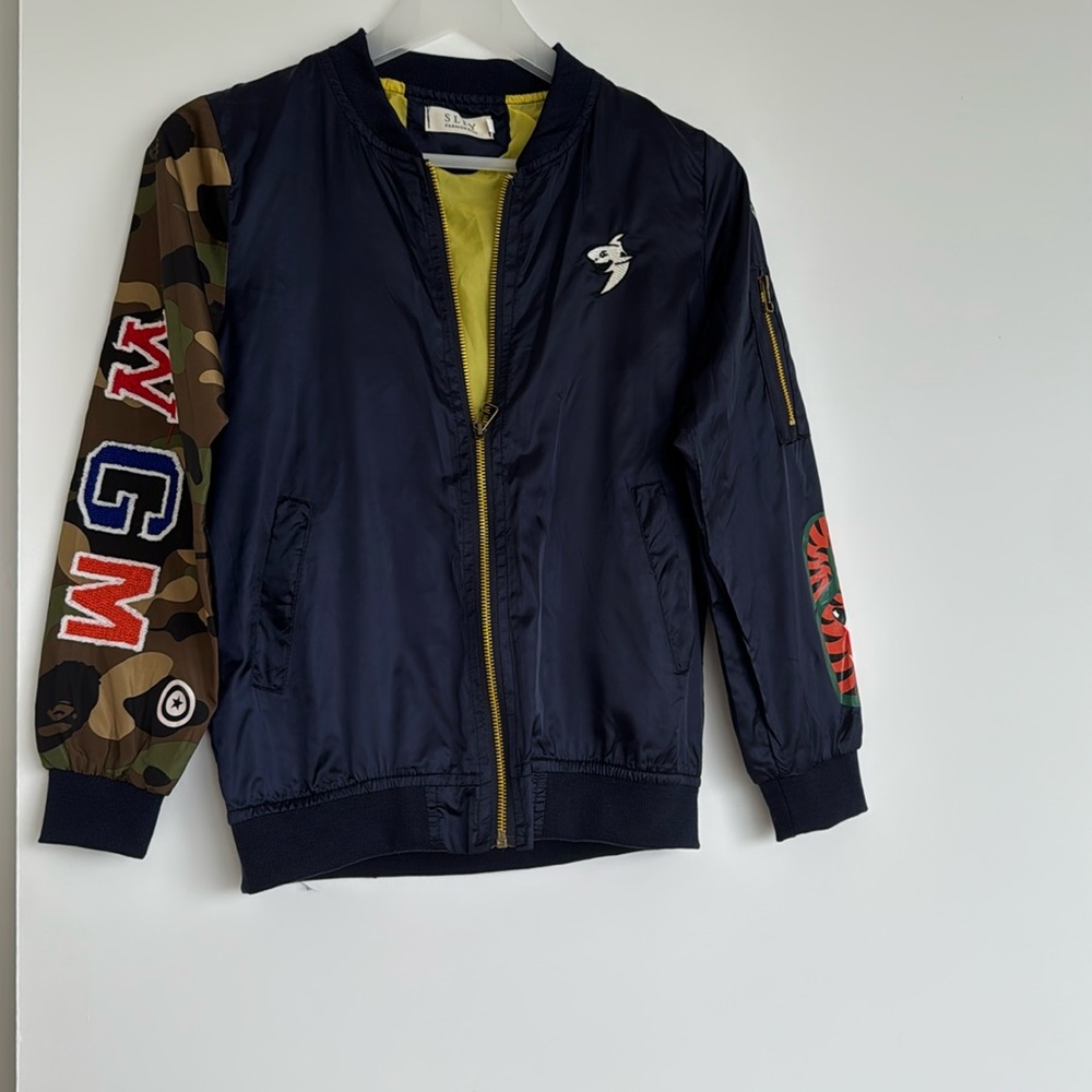 LIKE NEW SLFY BOYS LIGHT JACKET IN SIZE 150cm